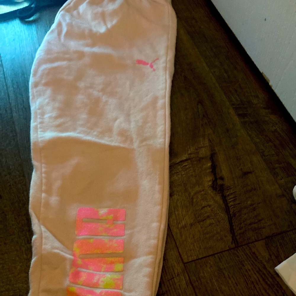 Puma peach color in great control and very comfortable